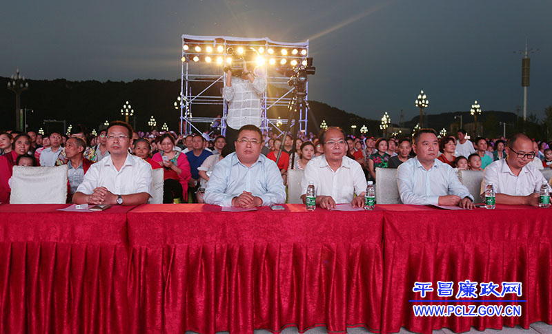 �������Ļ��������硱ϵ�б���һ���߽������𱦡������˹㳡